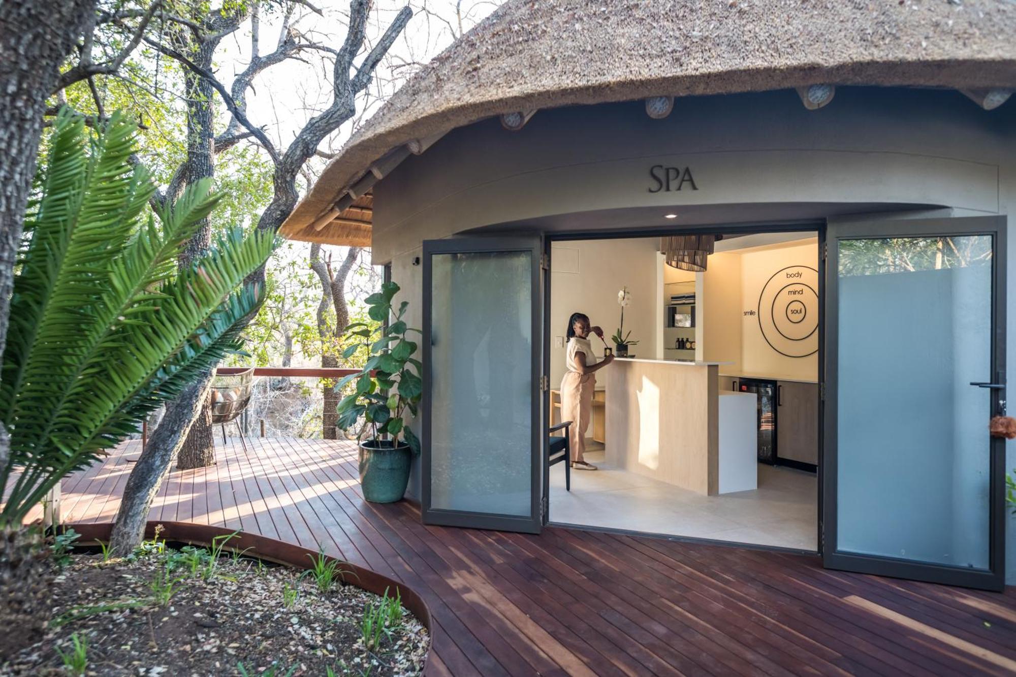 Serondella Safari Lodge 쏜부시 게임 리저브 외부 사진